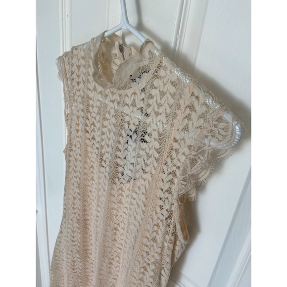 Dynamite Medium Off White Lace Dress - Picture 2 of 6